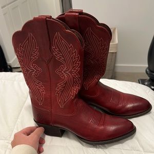 Brand new never worn red women’s ariat boots